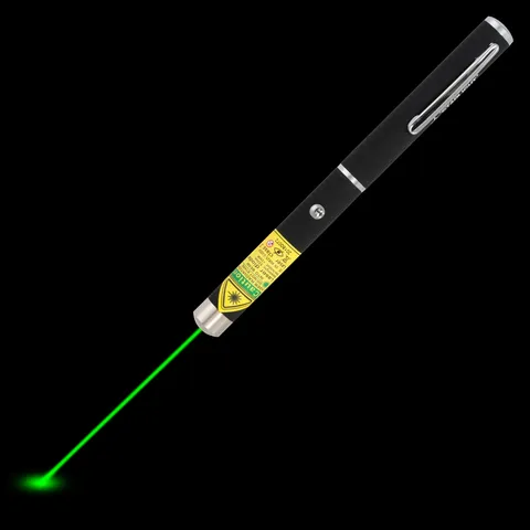 Puntero láser verde tipo bolígrafo X1 con el haz láser visible en la oscuridad